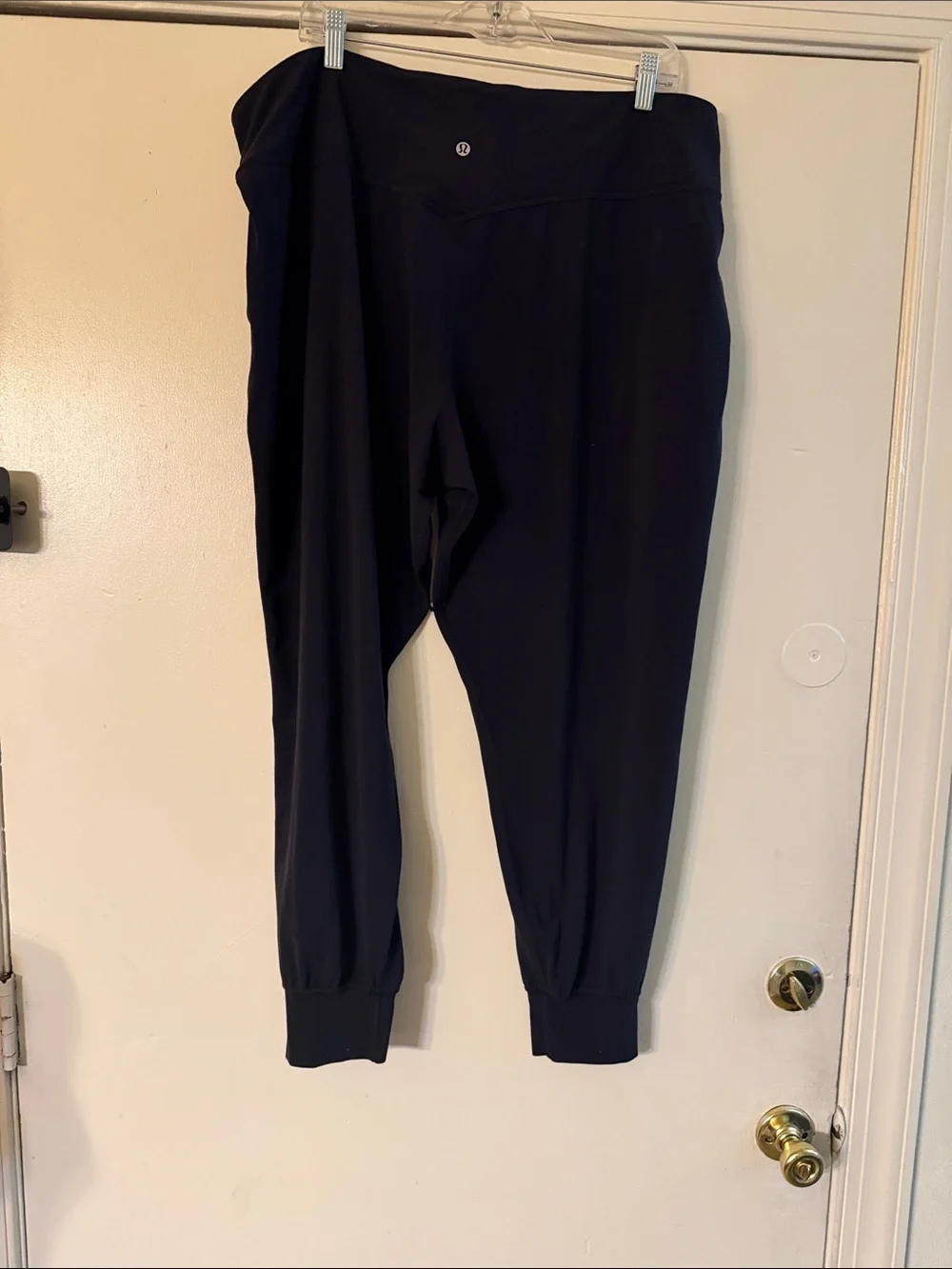 Lululemon black joggers Size 20
